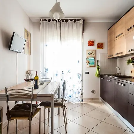 Hostly - Family Strada Dell'olio - Brand New 2br, 2 Bathrooms With Ac *