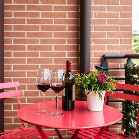 Hostly - Family Strada Dell'olio - Brand New 2br, 2 Bathrooms With Ac Apartment Cascina